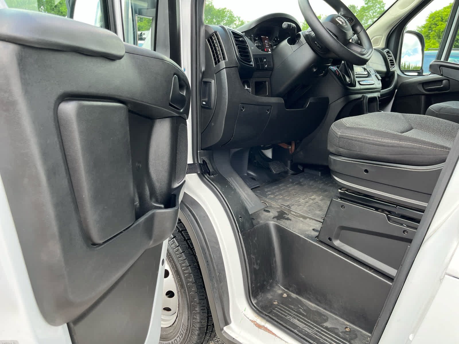 Used 2023 RAM ProMaster 2500 FWD image 9