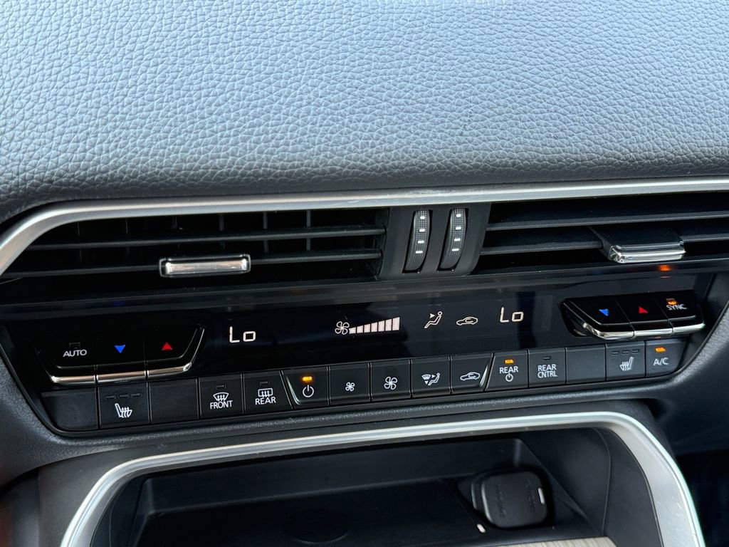 Used 2024 MAZDA CX-90 Plug-In Hybrid w/ Premium Pkg AWD/4WD image 16