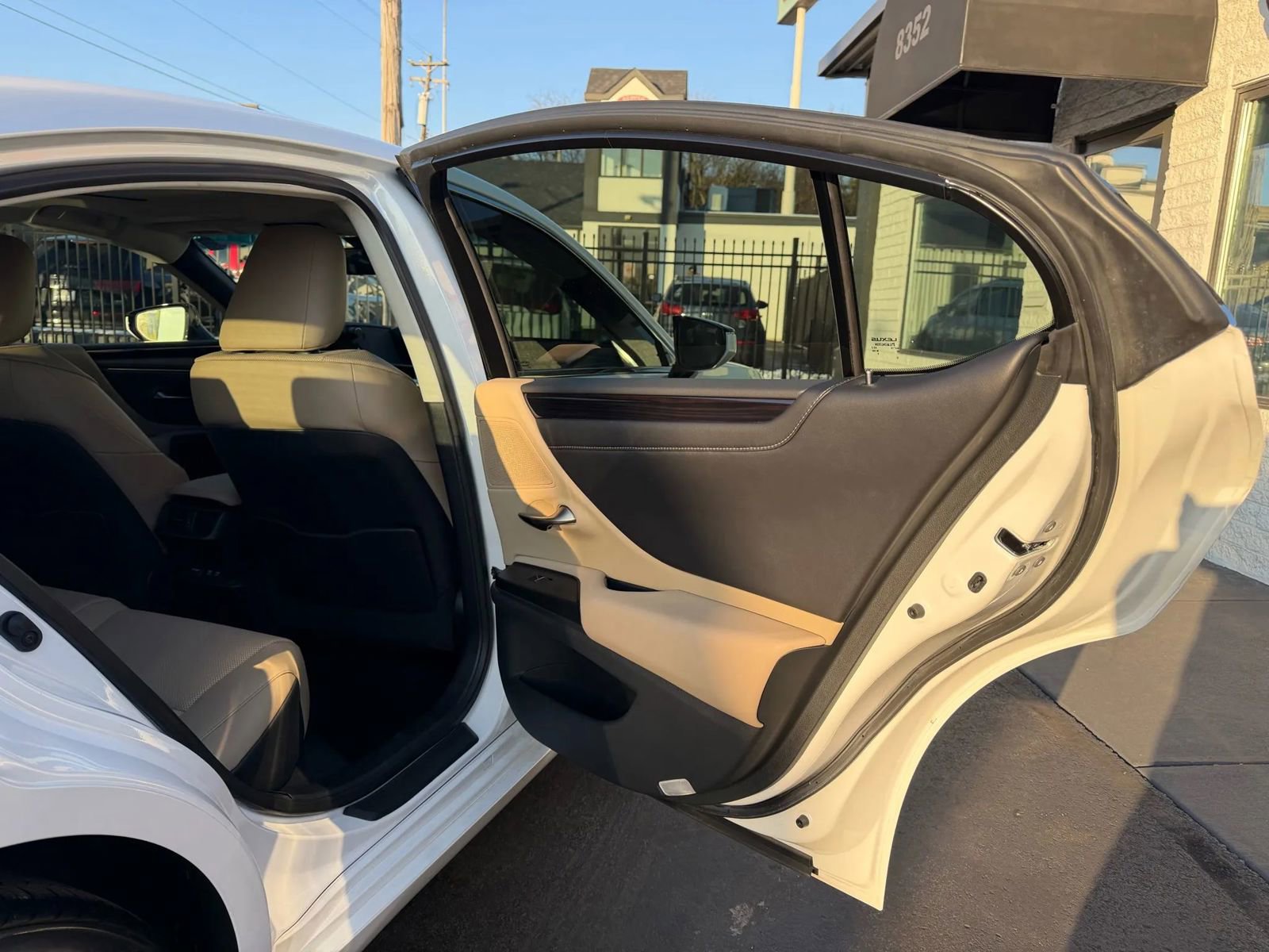 Used 2021 Lexus ES 350 w/ Premium Package image 27