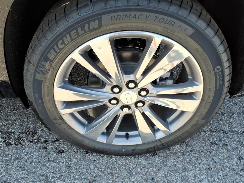 Used 2025 Cadillac XT6 Premium Luxury w/ Technology Package image 7