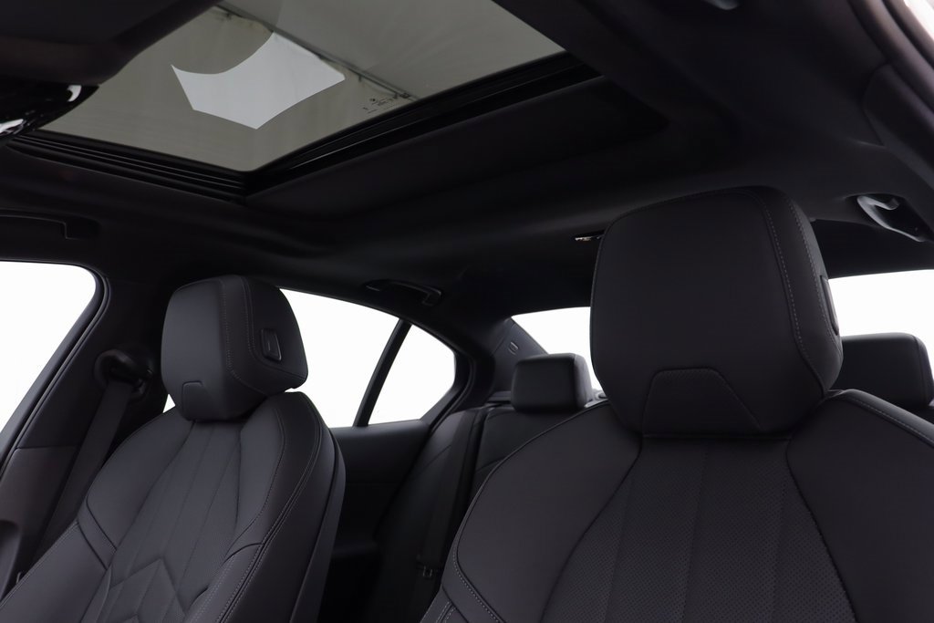 New 2026 BMW i5 eDrive40 image 14