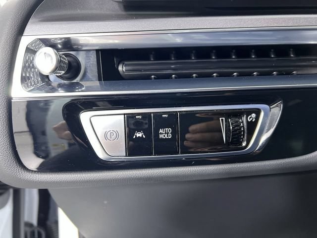 Certified 2024 Cadillac Lyriq Tech RWD image 18