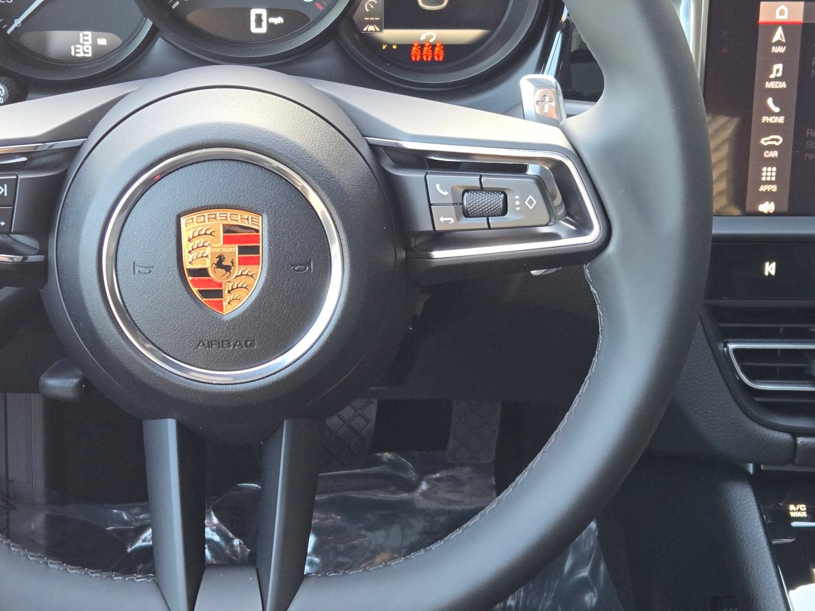 New 2026 Porsche Macan AWD/4WD image 18