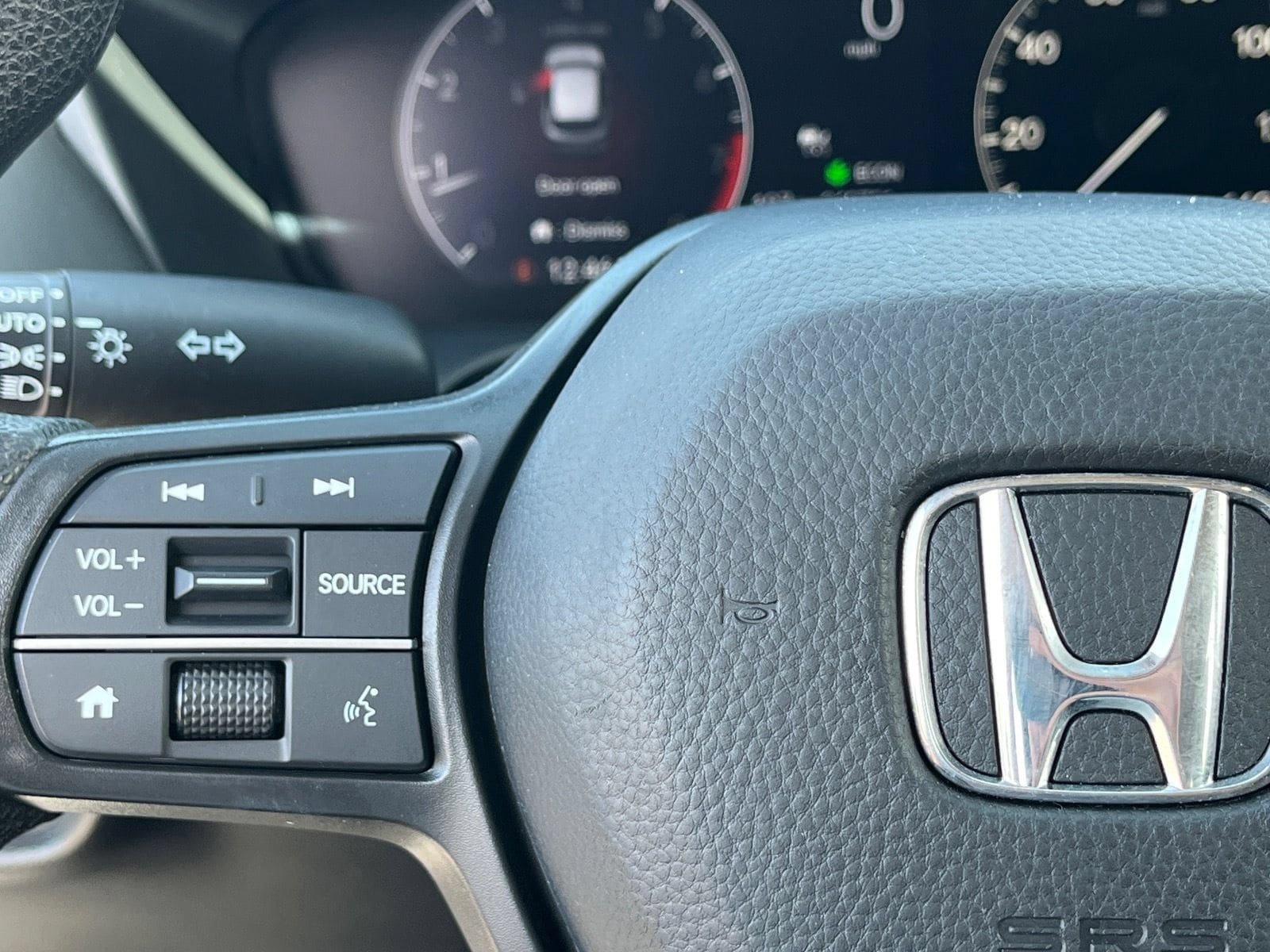 Used 2025 Honda HR-V LX image 19