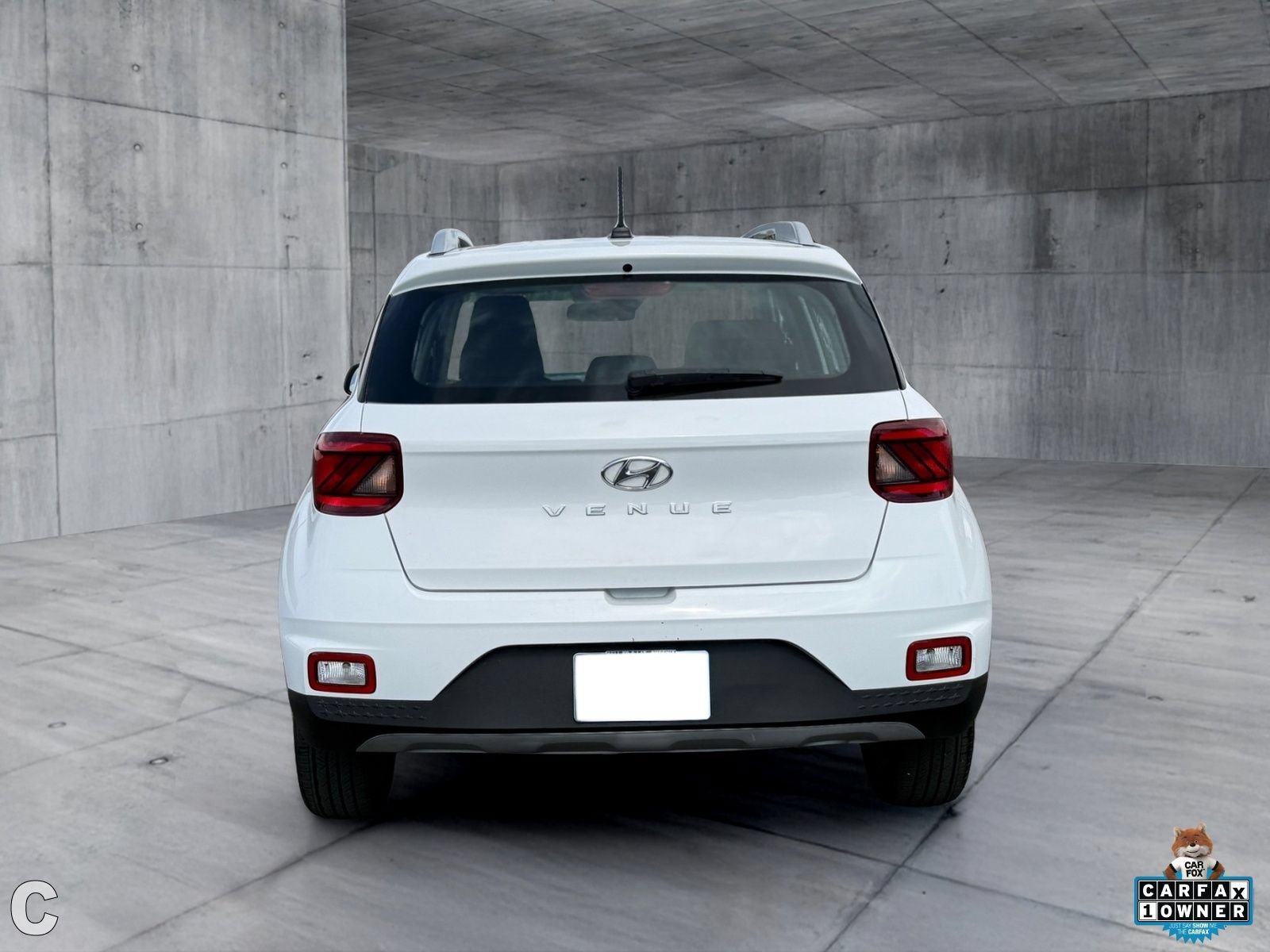 Used 2024 Hyundai Venue SEL FWD image 5