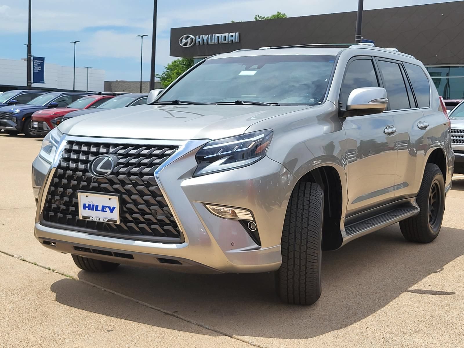 Used 2023 Lexus GX 460 Premium w/ Premium Package AWD/4WD image 2