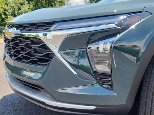 New 2026 Chevrolet Trax LT w/ Sunroof Package FWD image 10