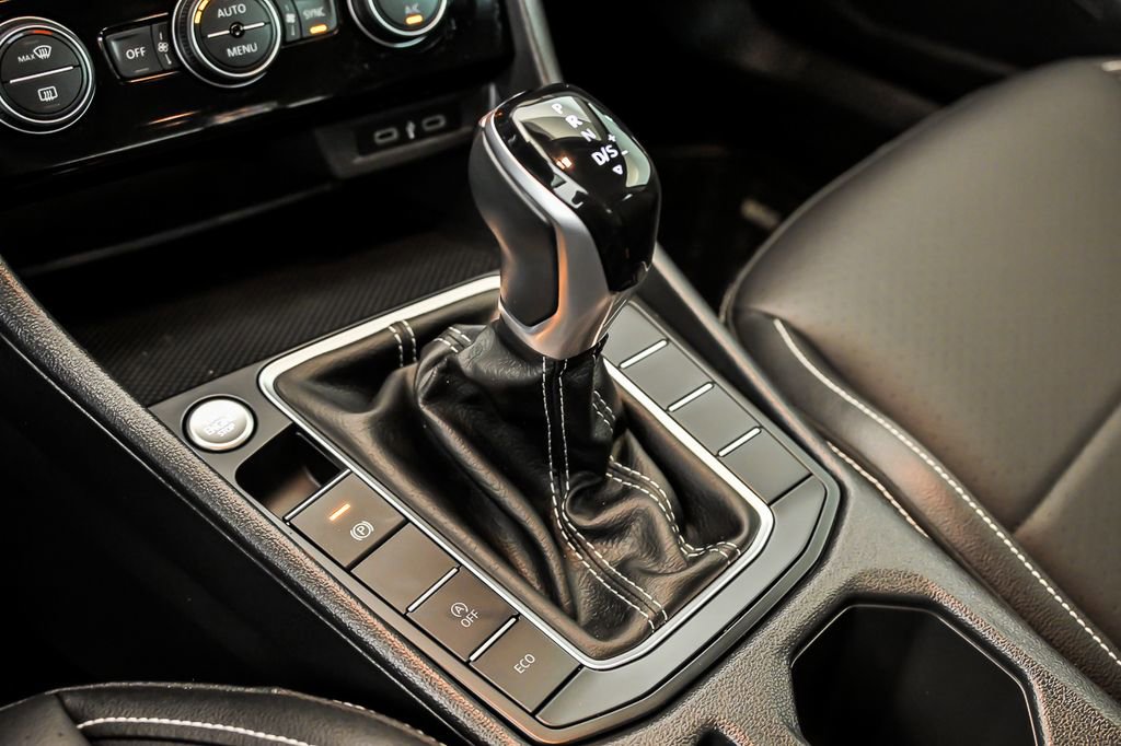 Used 2023 Volkswagen Jetta SE FWD image 22