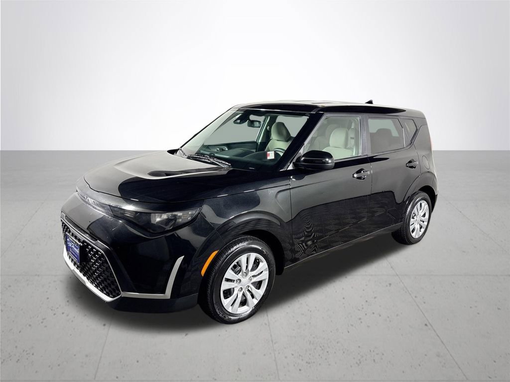 Certified 2023 Kia Soul LX image 2