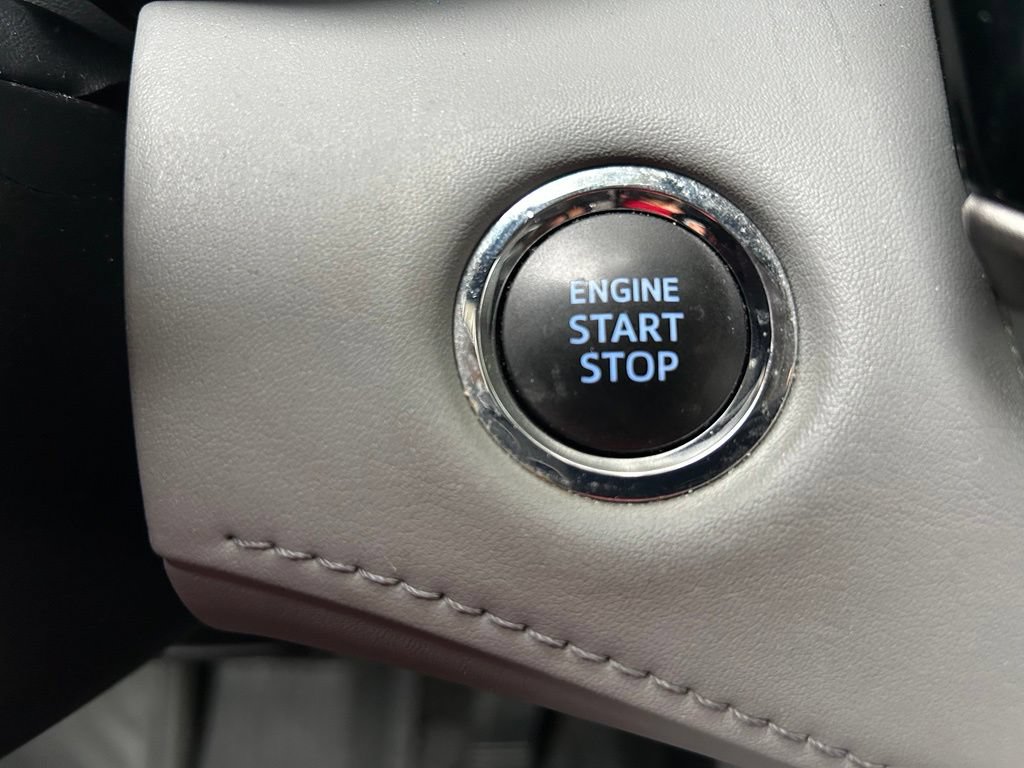 Used 2022 Toyota Highlander XLE AWD/4WD image 28
