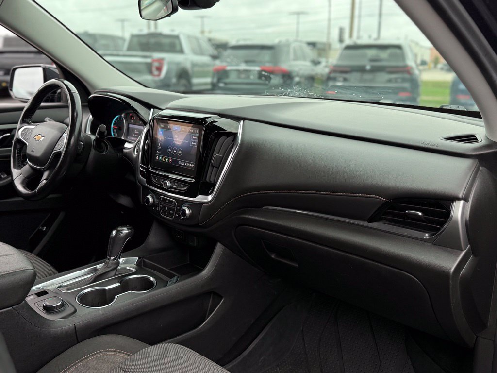 Used 2020 Chevrolet Traverse LT w/ Driver Confidence II Package AWD/4WD image 13