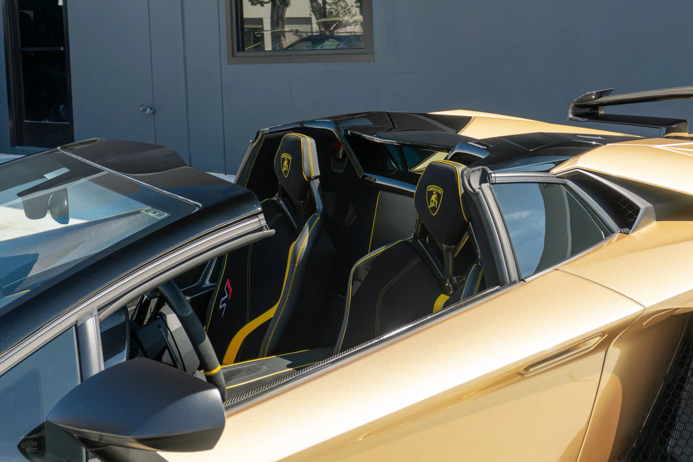 Used 2020 Lamborghini Aventador SVJ AWD/4WD image 52