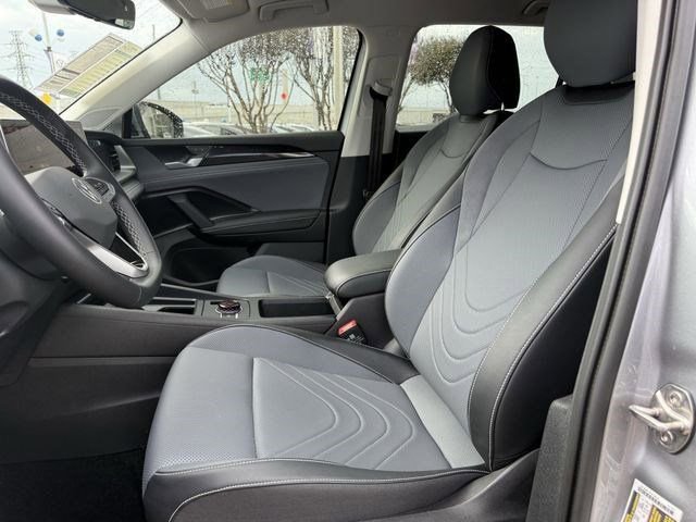 Used 2025 Volkswagen Tiguan SE image 22