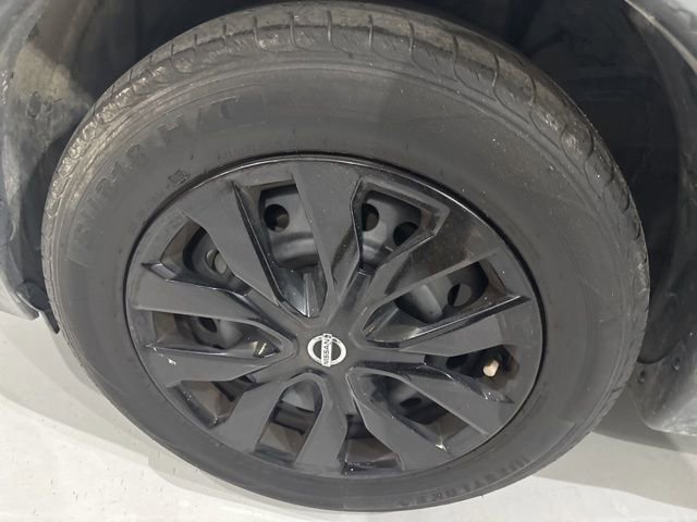 Used 2017 Nissan Rogue S image 37