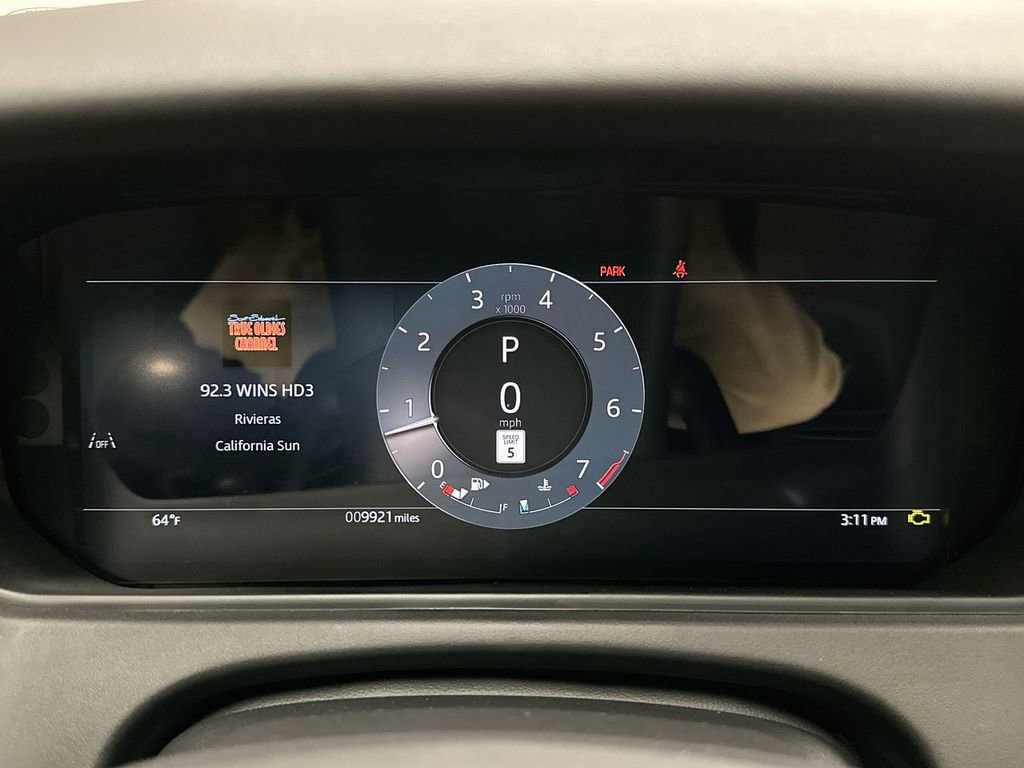 Certified 2026 Land Rover Range Rover Velar Dynamic SE AWD/4WD image 31