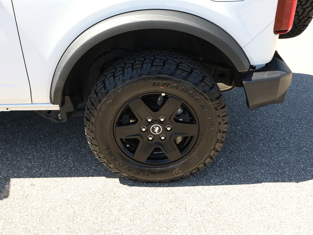 Used 2025 Ford Bronco 2-Door AWD/4WD image 4