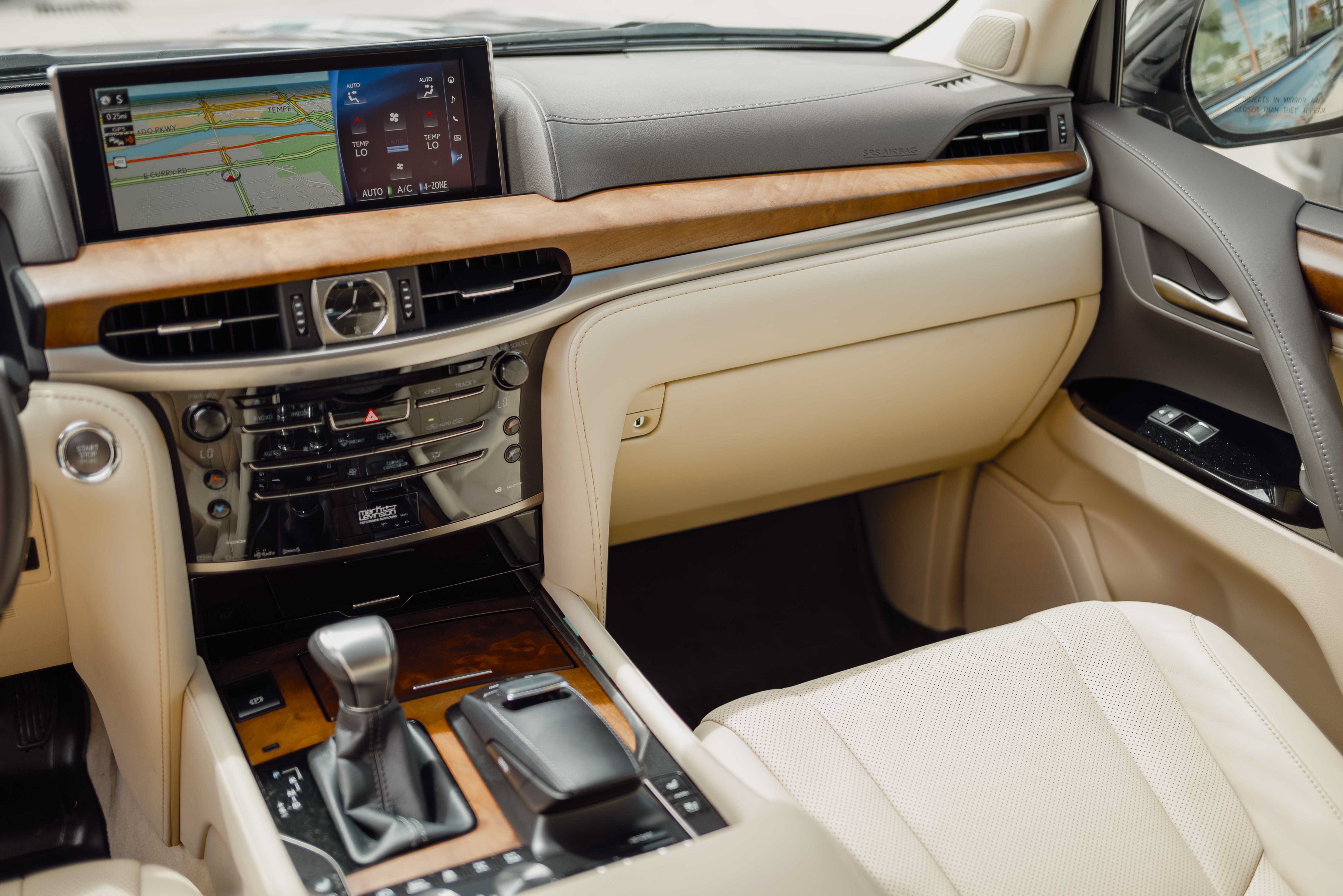 Used 2016 Lexus LX 570 4WD w/ Luxury Package image 10