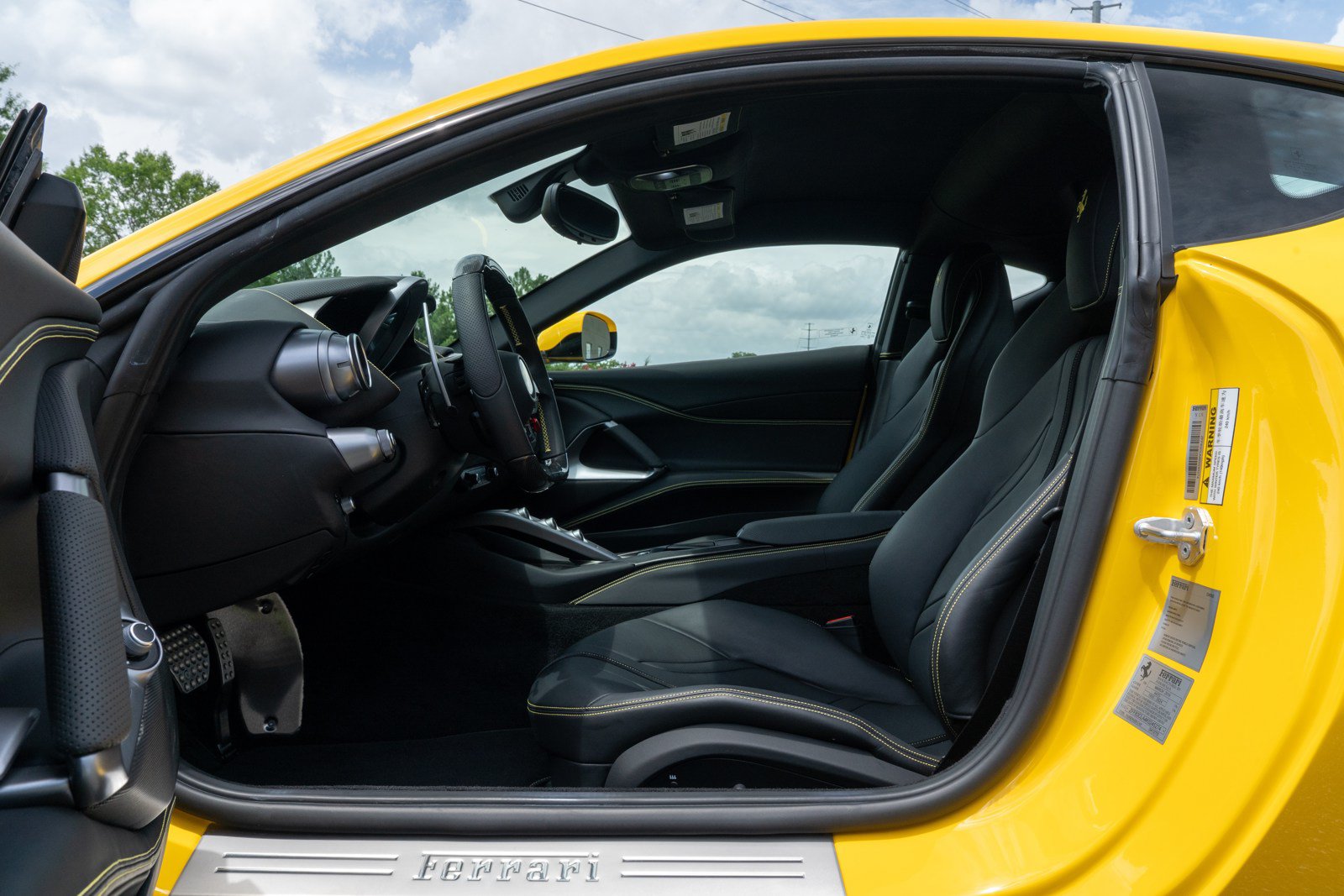 Used 2019 Ferrari 812 Superfast RWD image 31