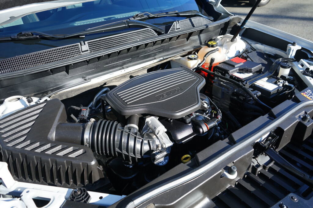 Used 2023 GMC Acadia AT4 w/ Preferred Package AWD/4WD image 9