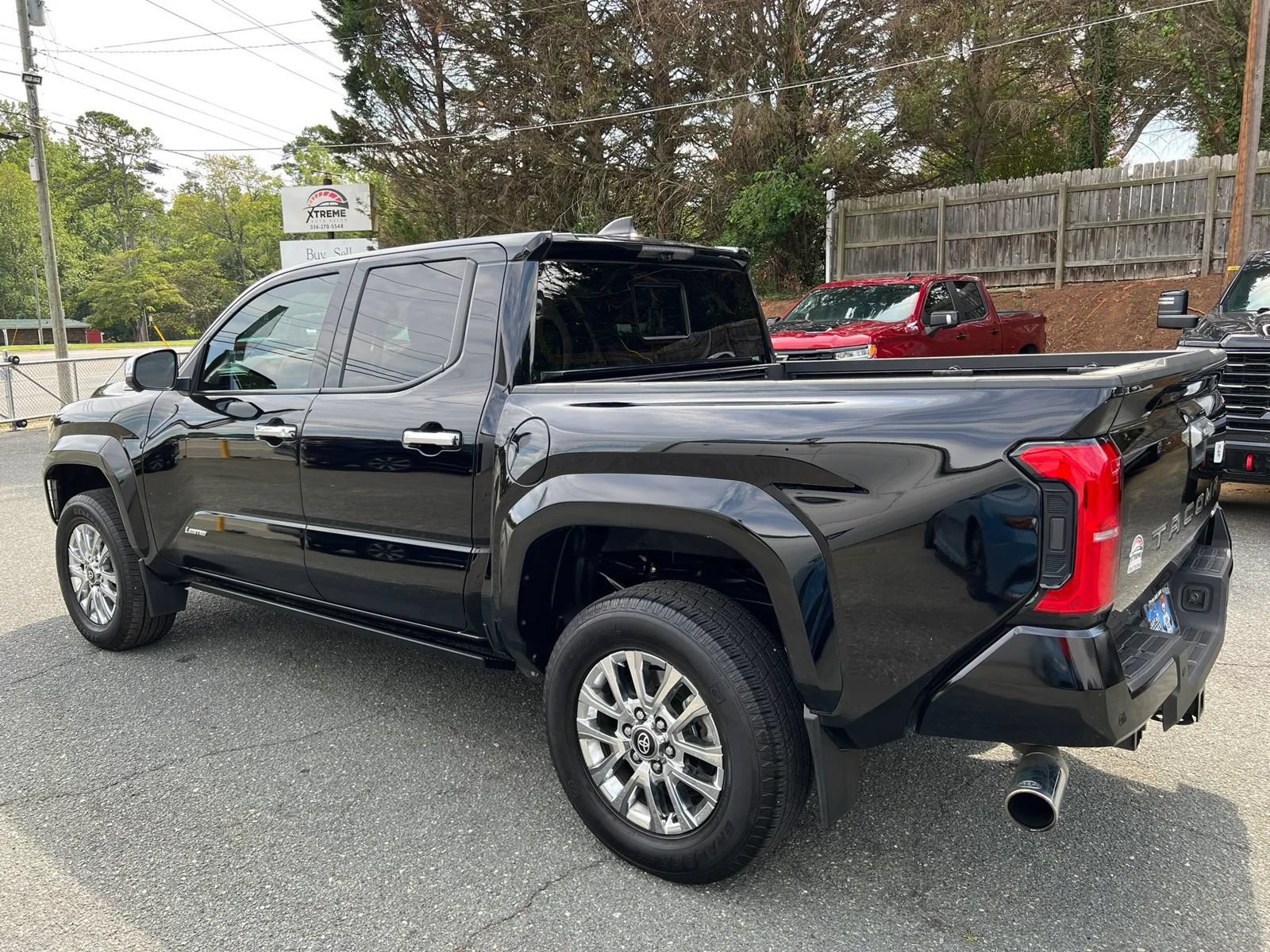 Used 2025 Toyota Tacoma Limited AWD/4WD image 6