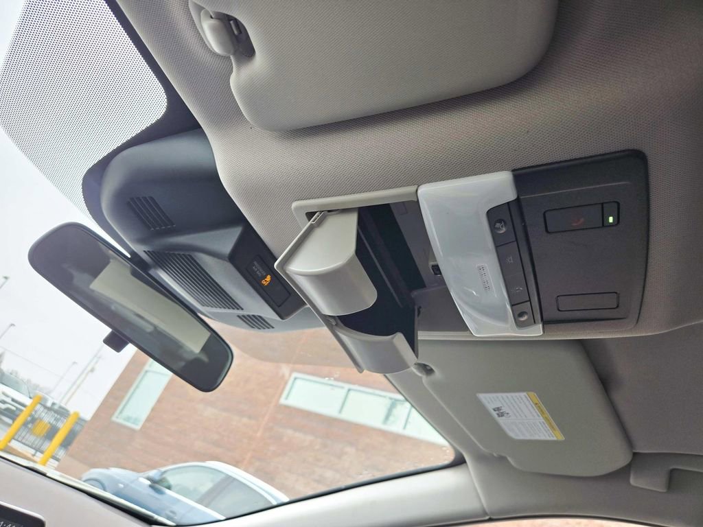 Used 2023 Nissan Rogue SV image 29