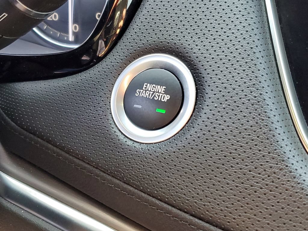 Used 2025 Cadillac XT5 Luxury w/ LPO, Floor Liner Package AWD/4WD image 13