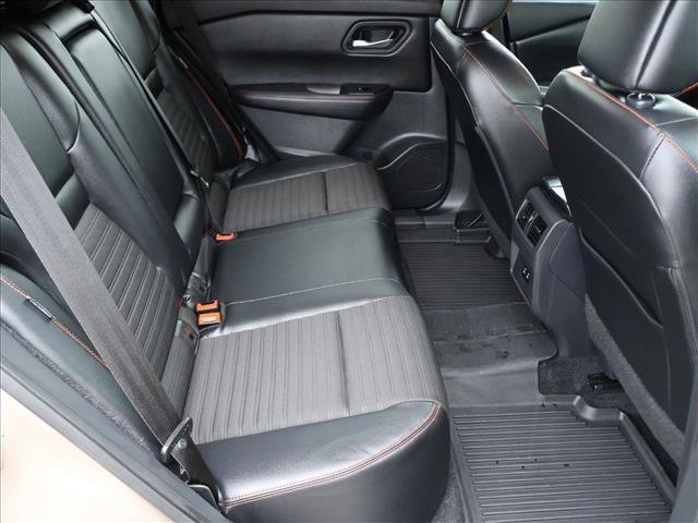 Used 2025 Nissan Rogue SV AWD/4WD image 25