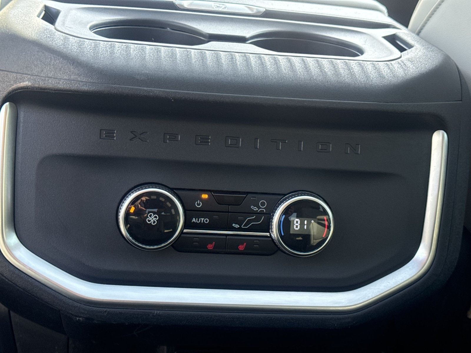 Used 2025 Ford Expedition Platinum AWD/4WD image 23