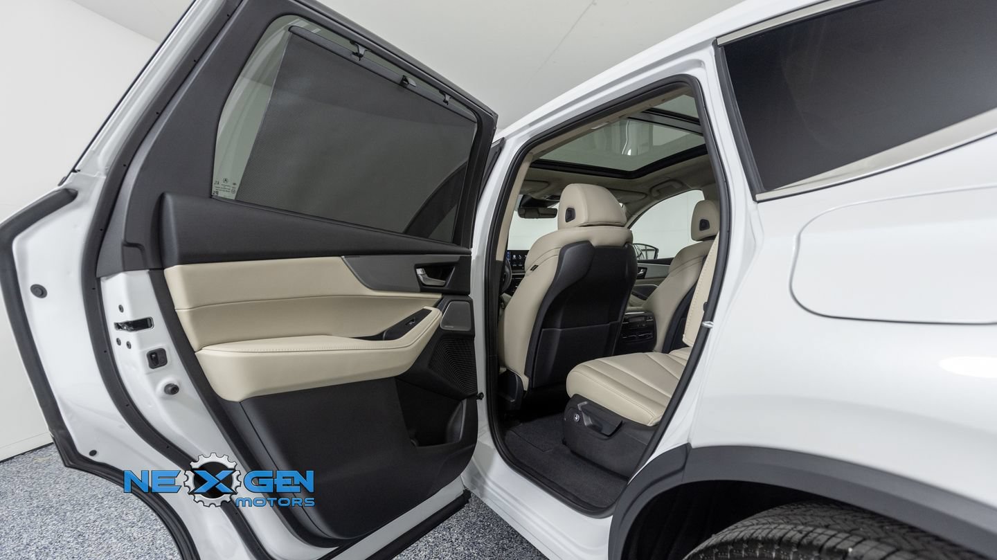 Used 2025 Acura MDX SH-AWD w/ Technology Package image 25
