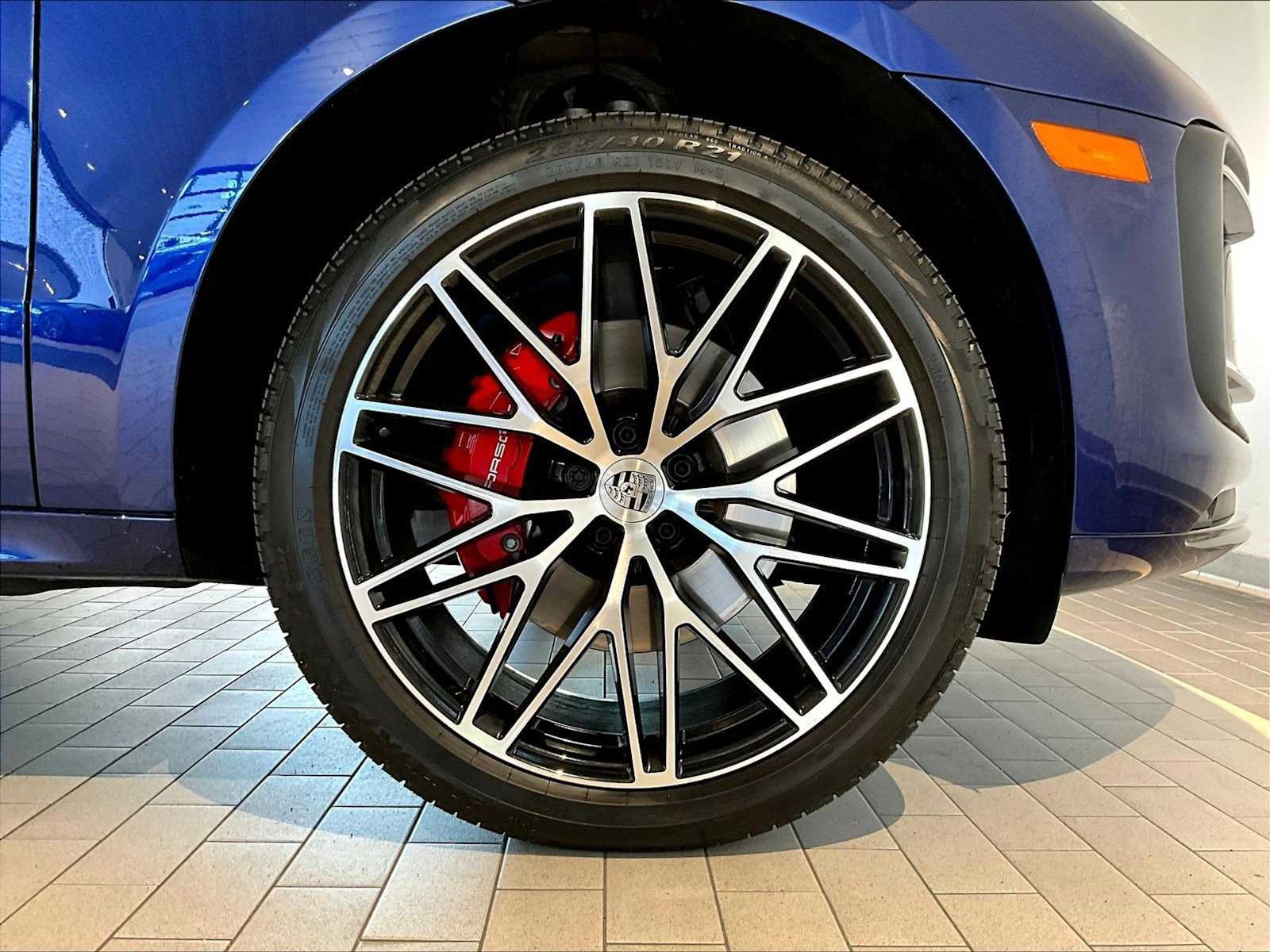 Used 2025 Porsche Macan S image 14