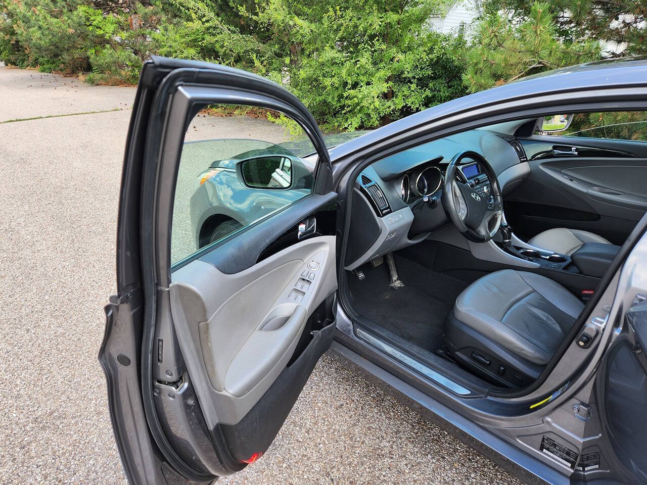 Used 2011 Hyundai Sonata Limited FWD image 17