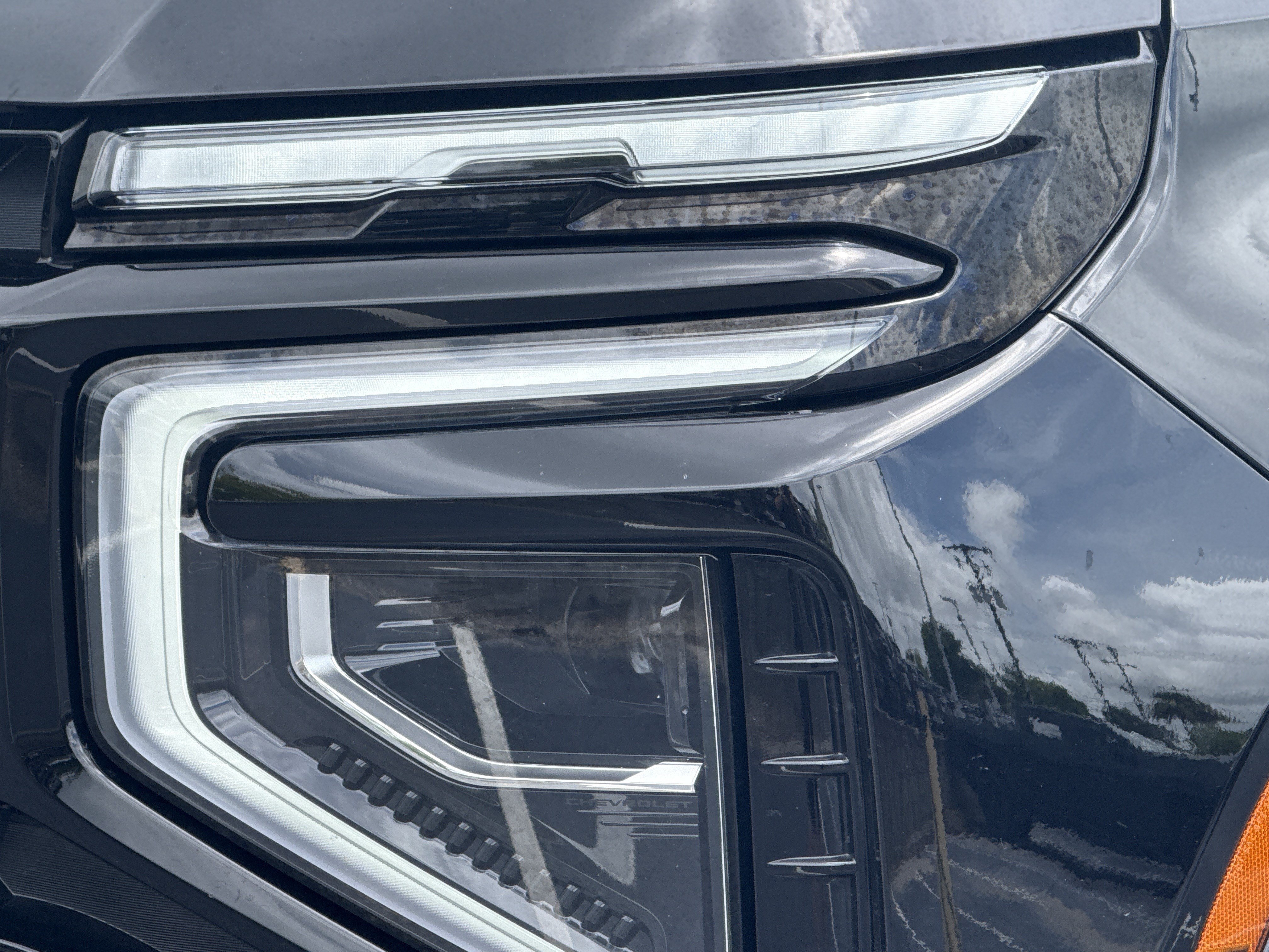 Used 2025 Chevrolet Suburban Z71 AWD/4WD image 12