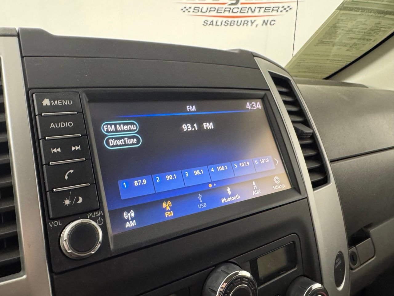 Used 2021 Nissan Frontier SV w/ Midnight Edition Floor Mats AWD/4WD image 18