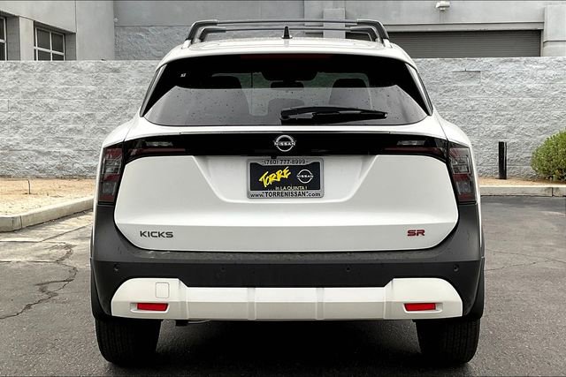 New 2026 Nissan Kicks SR image 3