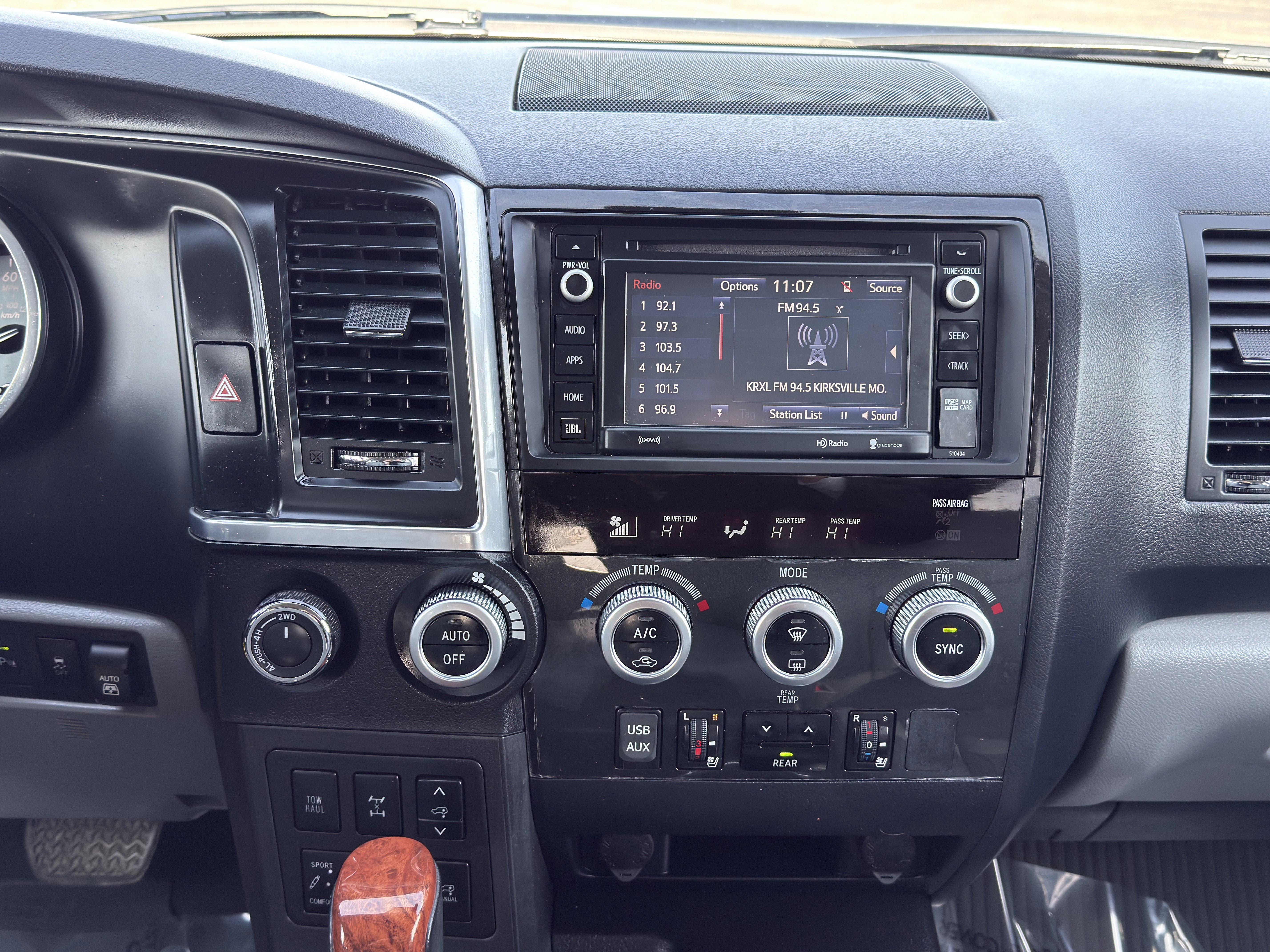 Used 2019 Toyota Sequoia Platinum w/ Four Season Floor Mat Package image 34