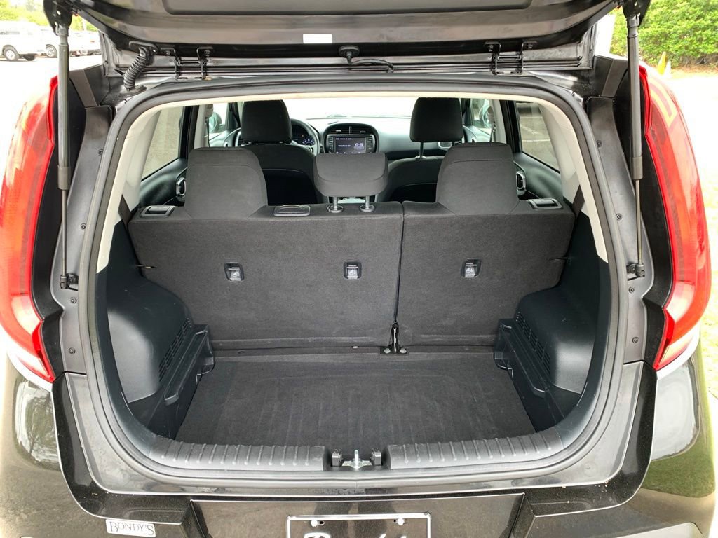 Used 2022 Kia Soul LX w/ Technology Package image 8