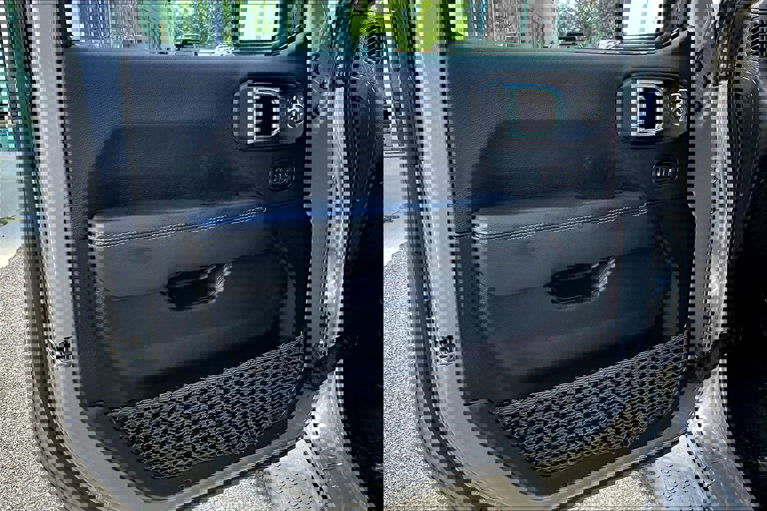 Used 2020 Jeep Wrangler Unlimited Sahara image 19