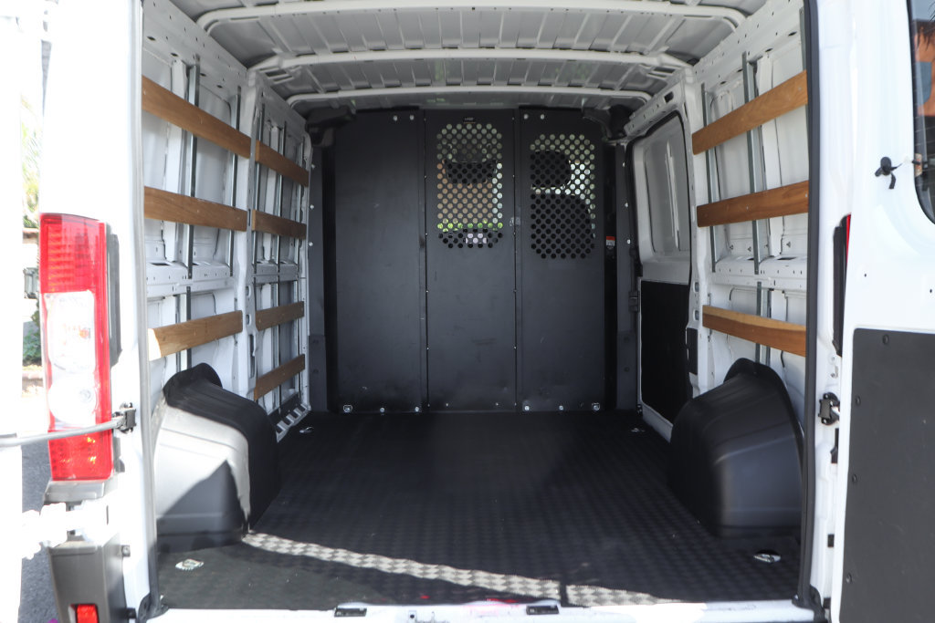 Used 2025 RAM ProMaster 2500 w/ U-Haul Equipment Group FWD image 8