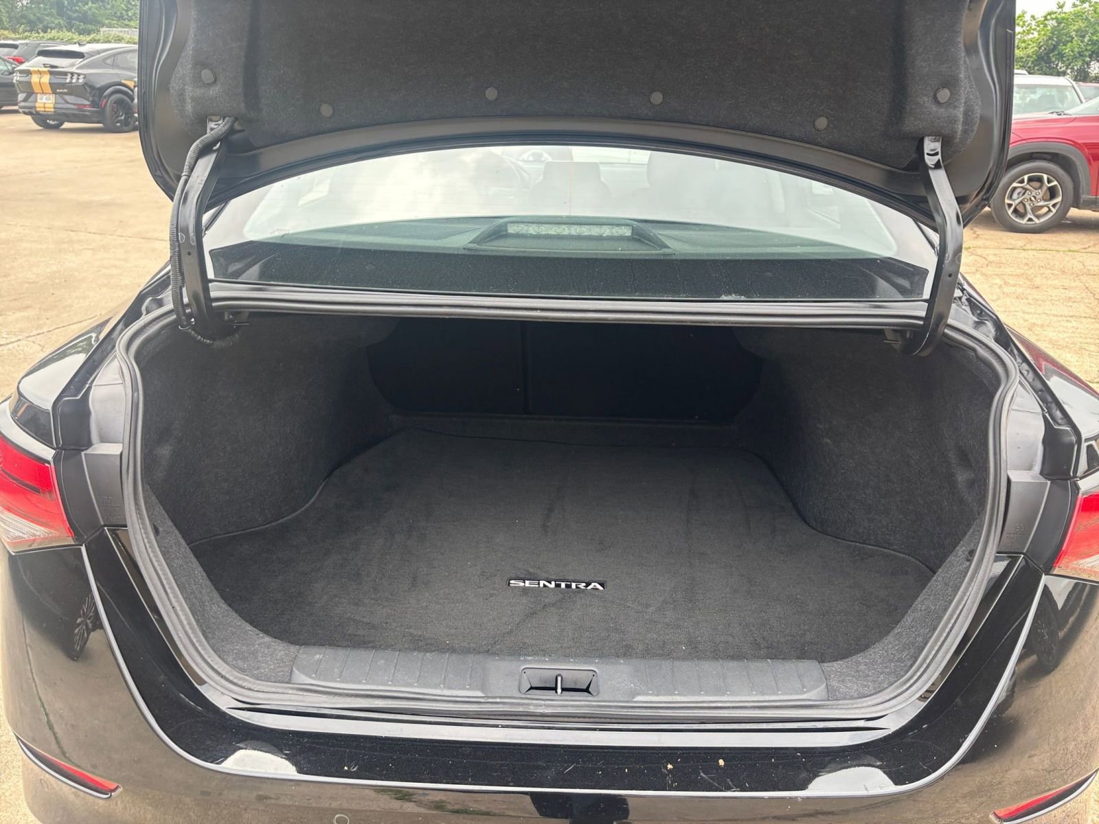 Used 2025 Nissan Sentra SV FWD image 29