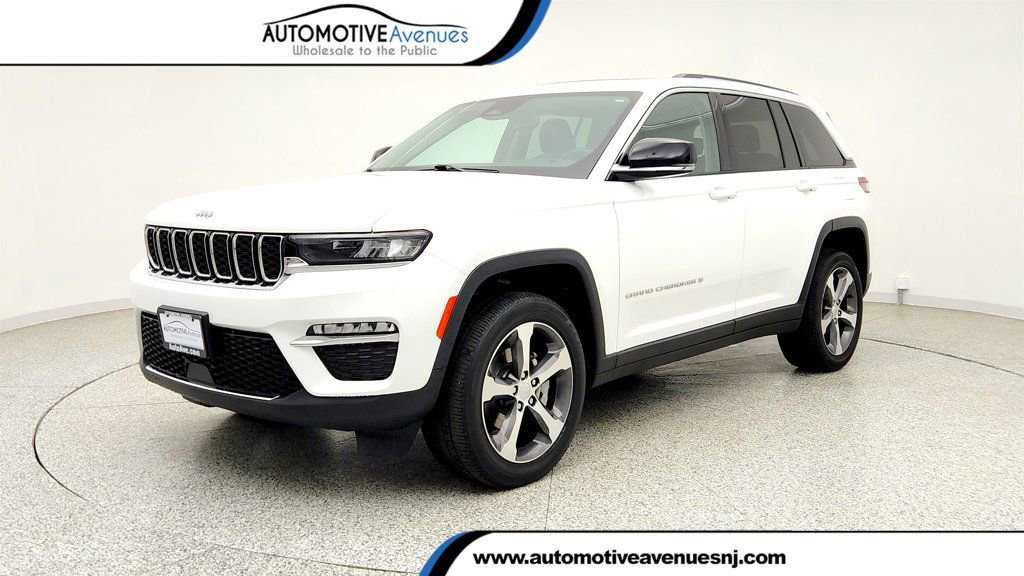 Used 2023 Jeep Grand Cherokee Limited AWD/4WD image 1