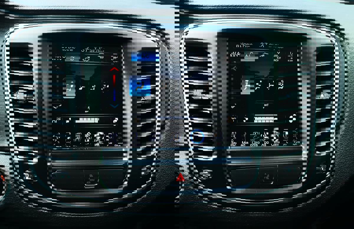 Used 2017 Chrysler 200 Limited Platinum image 50