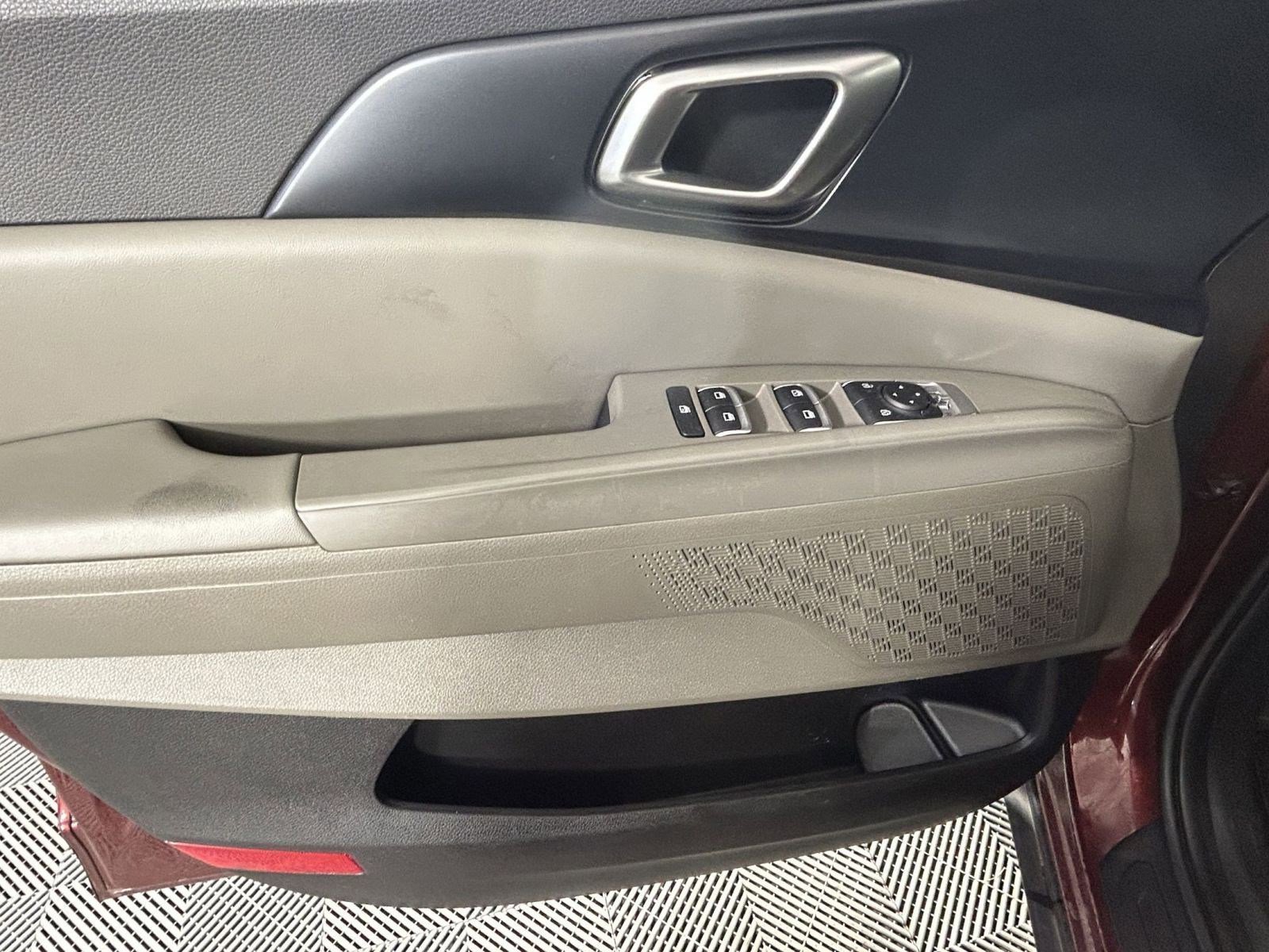 Certified 2025 Kia Carnival LXS image 21