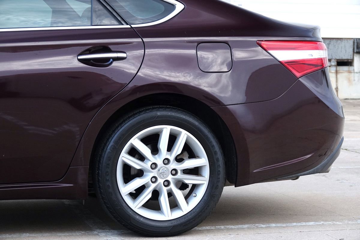 Used 2015 Toyota Avalon XLE Premium FWD image 24