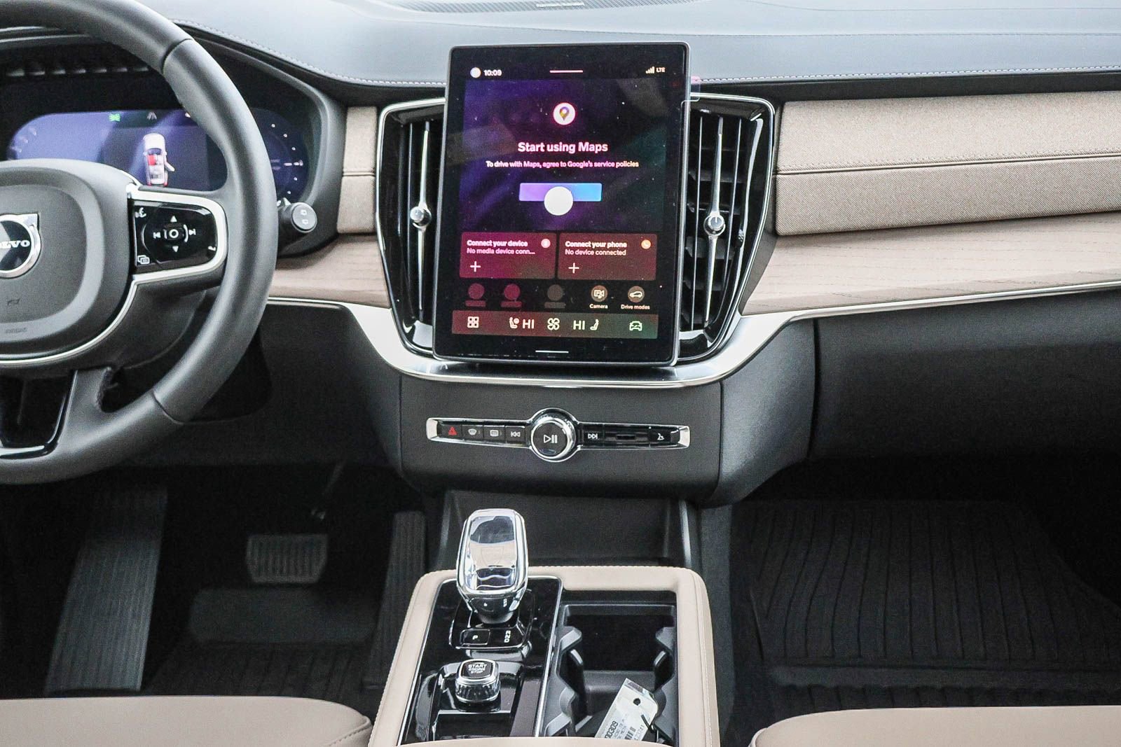 New 2026 Volvo XC90 T8 Plus w/ Protection Package Premier image 22