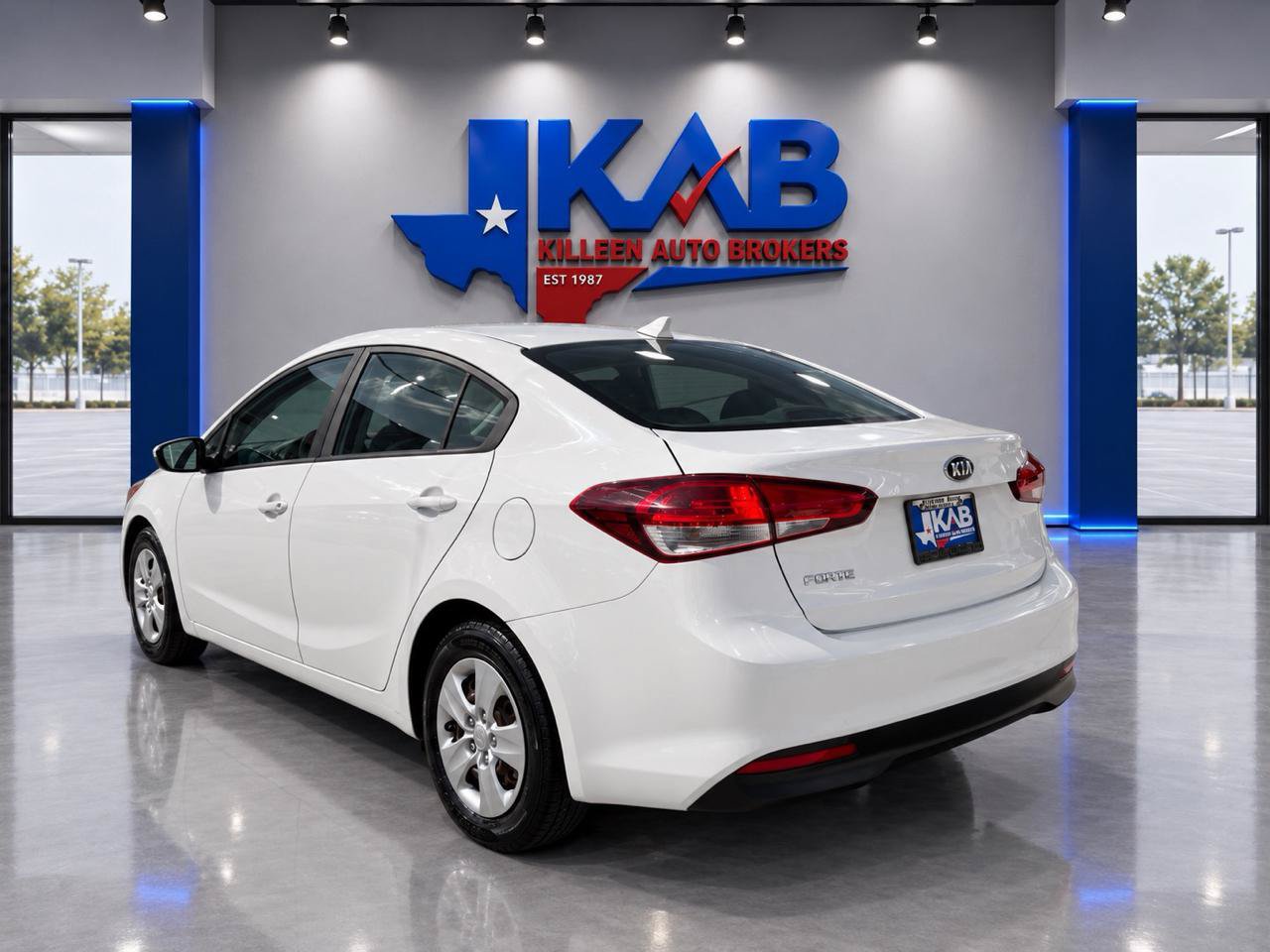 Used 2018 Kia Forte LX FWD image 5