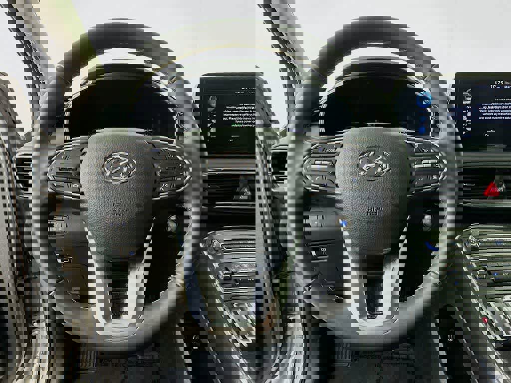 Used 2023 Hyundai Santa Fe SEL AWD/4WD image 16