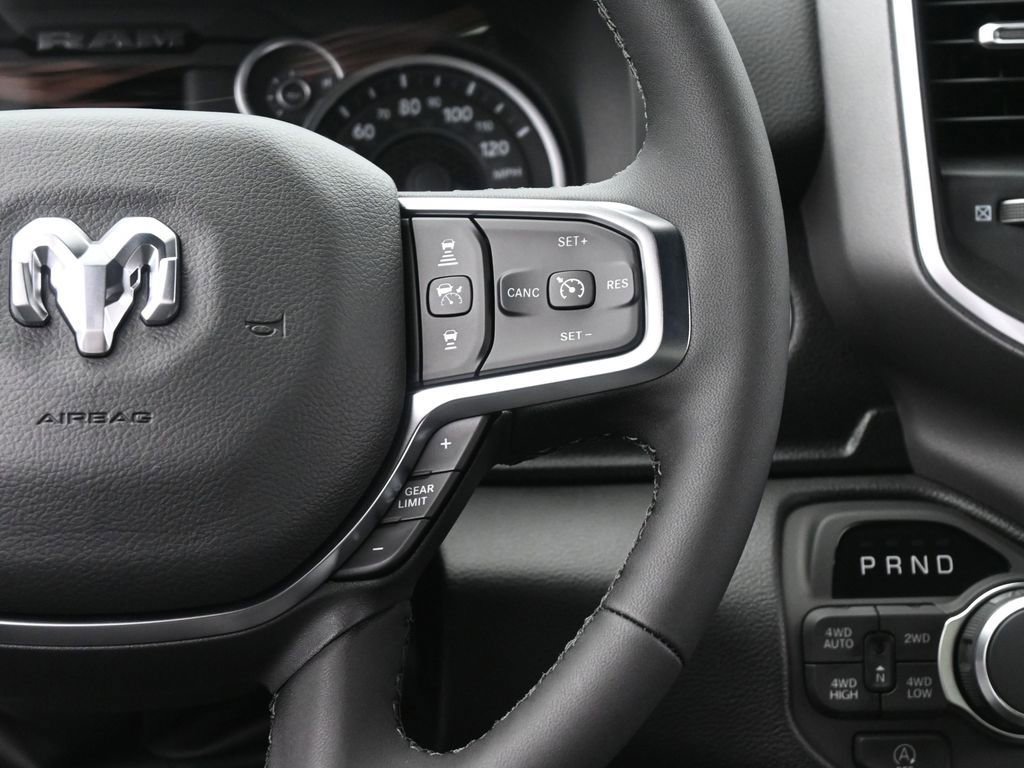 New 2026 RAM 1500 4x4 Crew Cab image 32