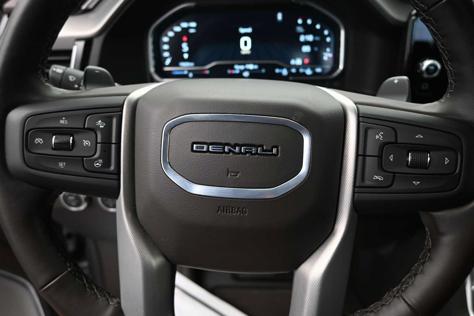 Used 2025 GMC Sierra 1500 Denali w/ Denali Reserve Package AWD/4WD image 13