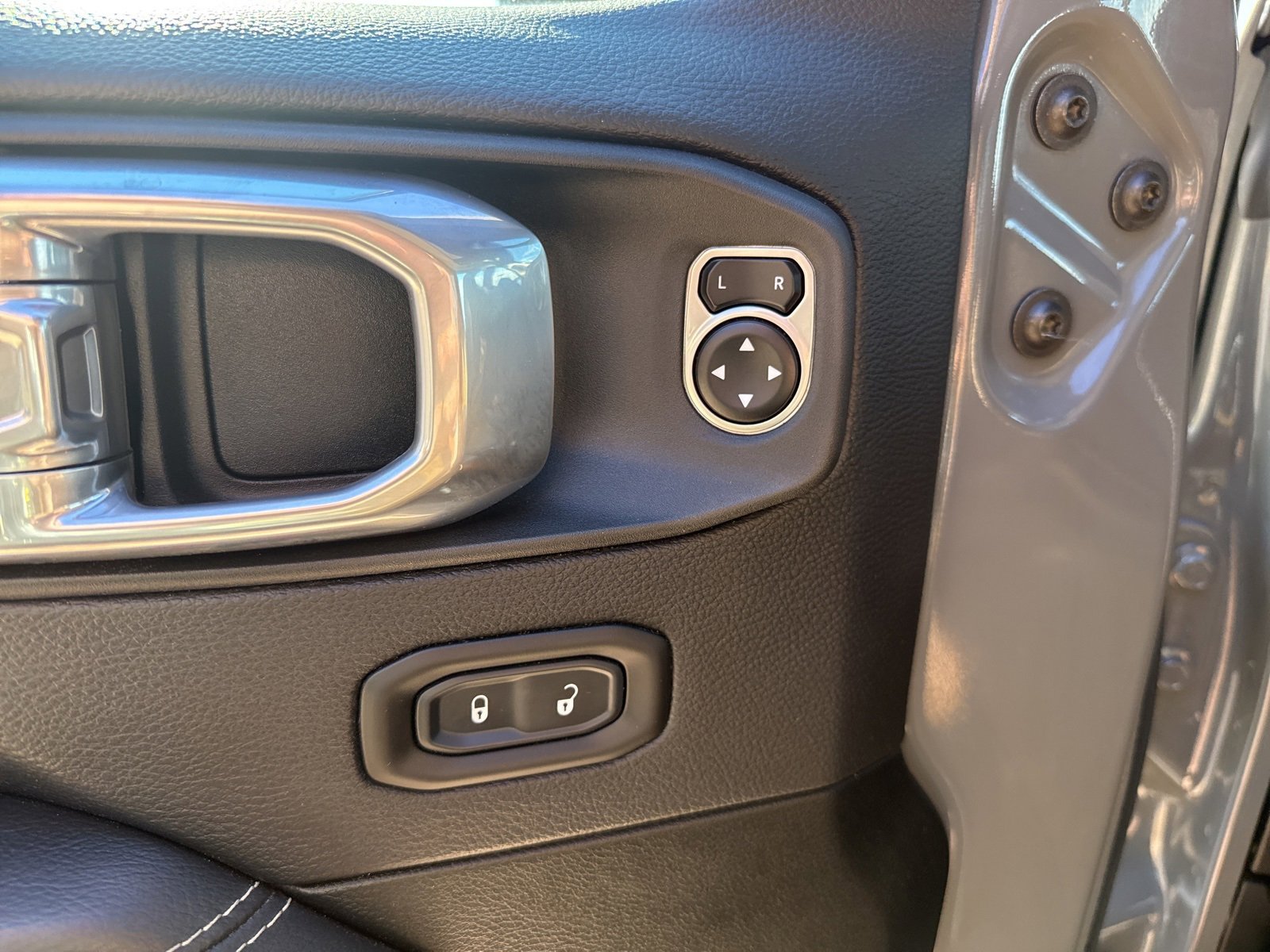 Used 2021 Jeep Wrangler Unlimited Rubicon w/ Dual Top Group image 9