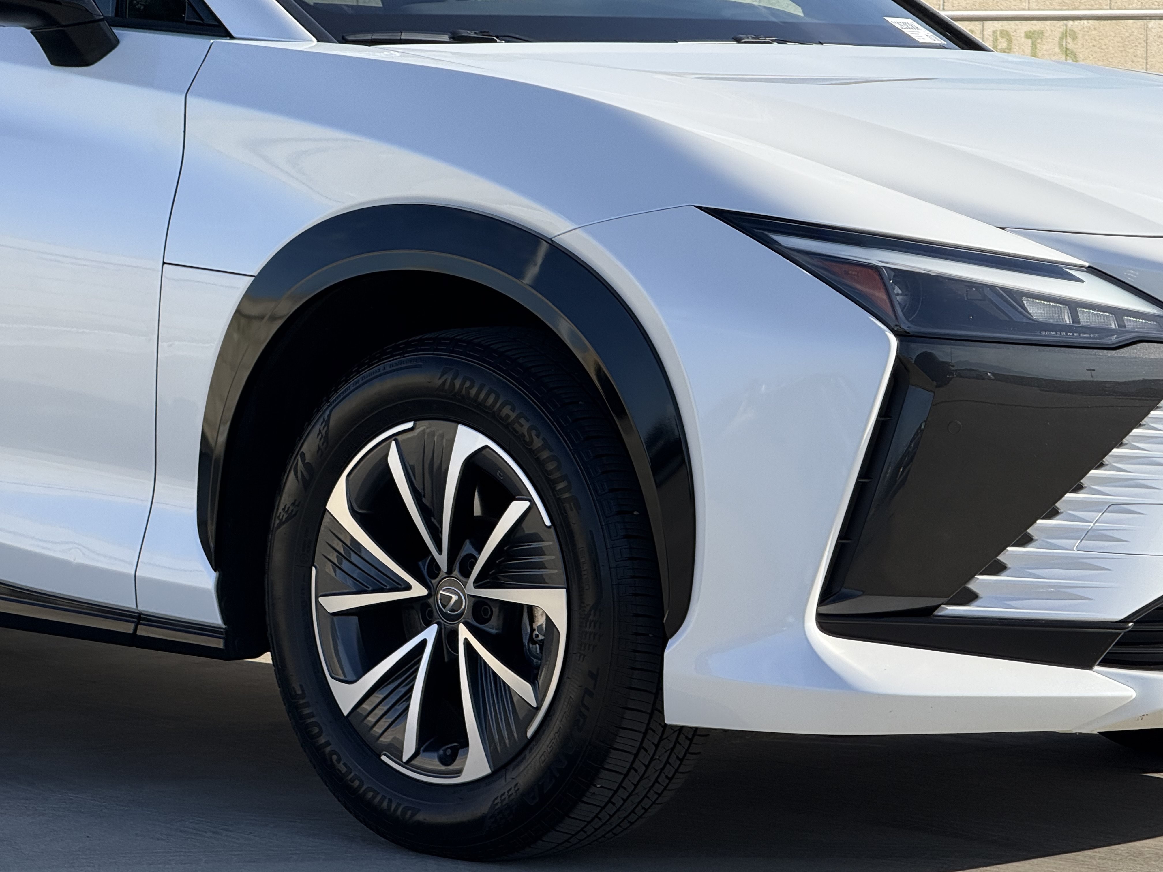 Certified 2025 Lexus RZ 300e FWD image 4